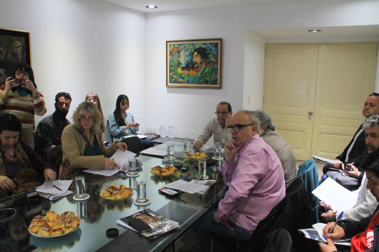 Embajada embajador negro.jpeg