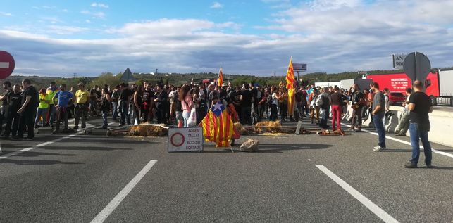 huelga cataluña autopista.jpg
